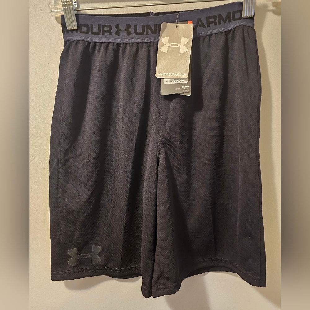 Under Armour Heat Gear Loose‎ Shorts Black Boys Size M NWT